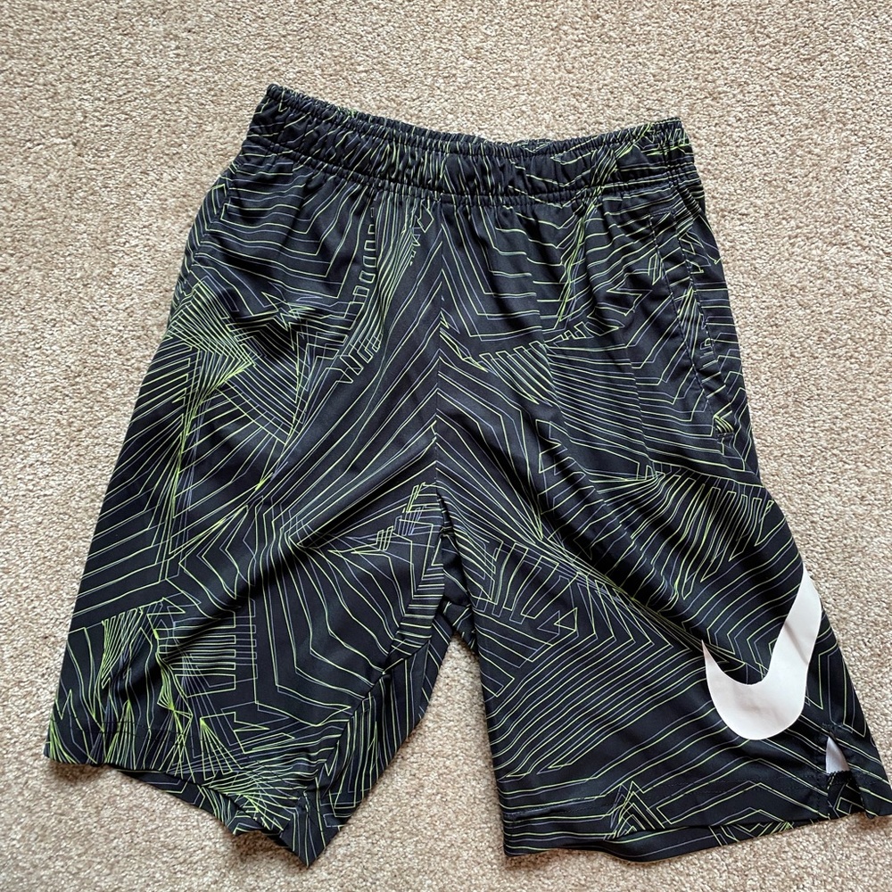 Nike Dri Fit Athletic shorts boys large blue green black grey
